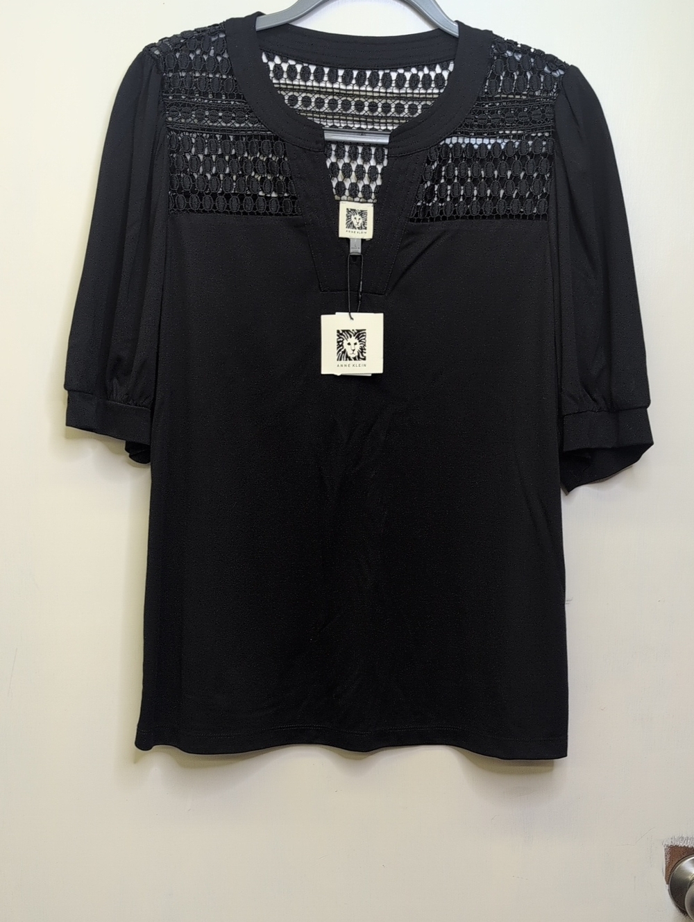 Anne Klein Black Crochet Yoke Short Sleeve Blouse Large